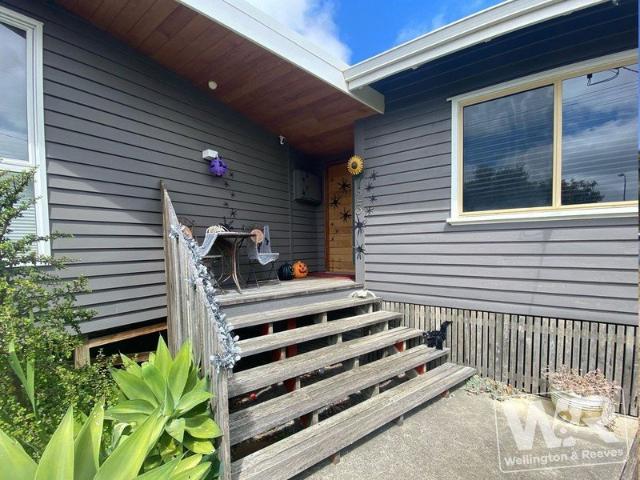 CONTEMPORARY AND CONVENIENT 3 BEDROOM HOME