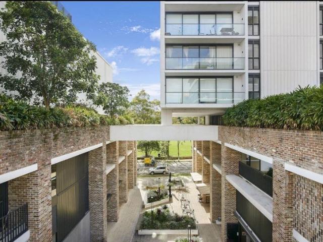 Contemporary and convenient inner city living, If owner occupancy, Ready To Move In