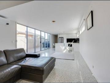 Contemporary and Enviable Living Minutes from CBD