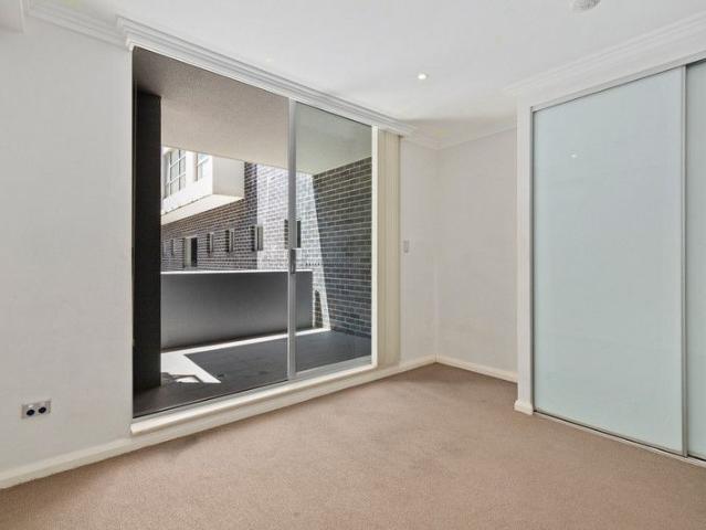 Contemporary and Practical Studio Apartment