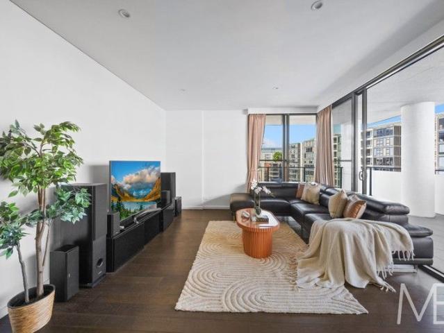 CONTEMPORARY APARTMENT OFFERING LIFESTYLE & CONVENIENCE