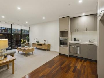 Contemporary Apartment Filled with Natural Light