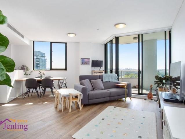 Contemporary apartment in a fantastic location