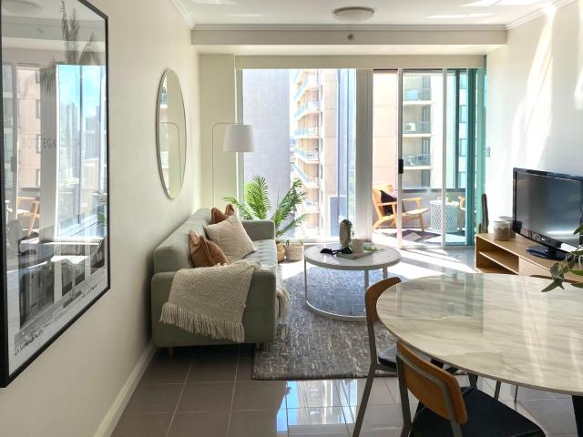 Contemporary Apartment in Prestigious World Tower | Unfurnished