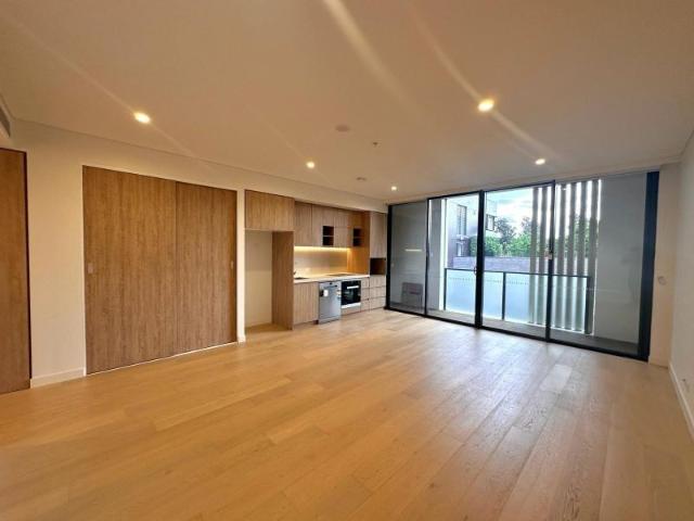 Modern & Spacious Studio | Prime City Fringe Location