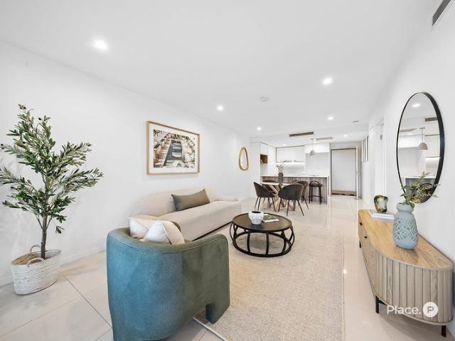 Contemporary Apartment Living with Exceptional Resident Amenities