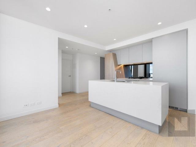 Contemporary Apartment Living with Two Balconies & City Convenience