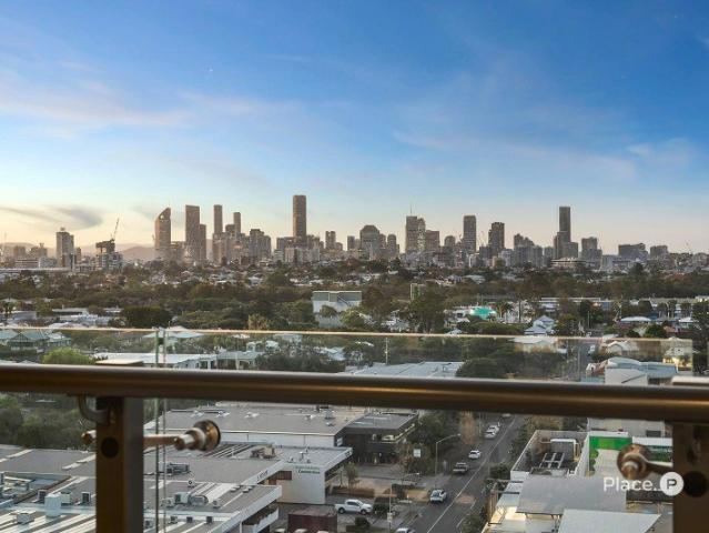 Contemporary Apartment Living in the Heart of Coorparoo
