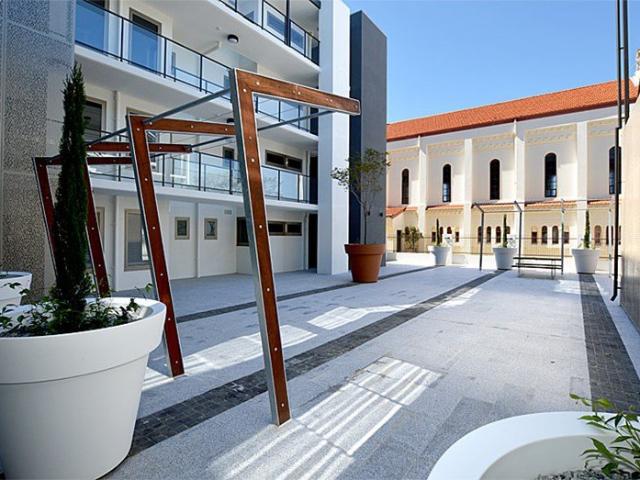 Contemporary Apartment with an Exceptional Outdoor Entertaining Space