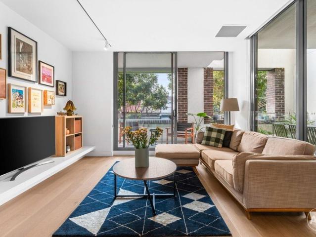 Contemporary Apartment with Oversized Entertaining Balcony in Garden House