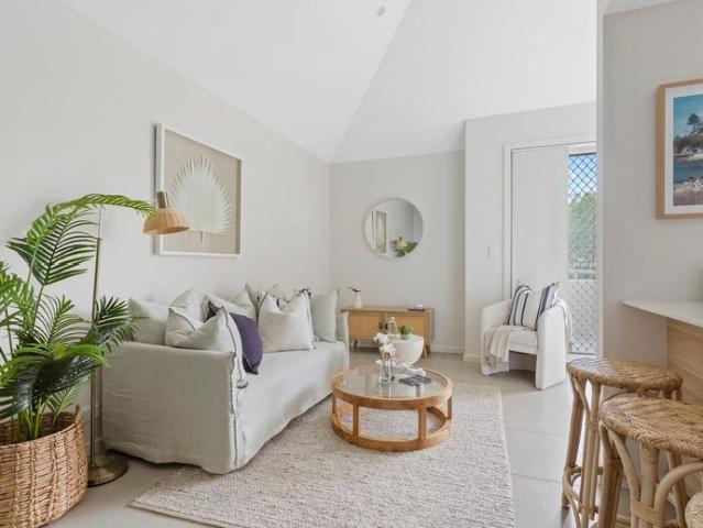 Contemporary apartment with lift access in heart of Balgowlah
