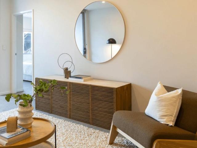 Contemporary apartment with study in heart of New Farm