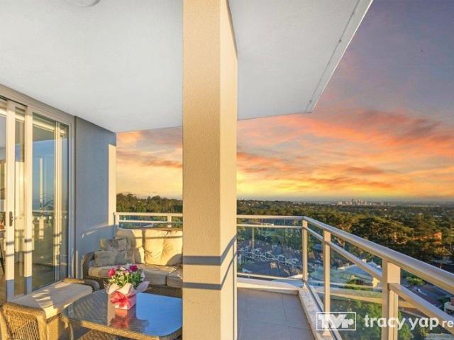 Contemporary Apartment with Stunning Views & Prime Location