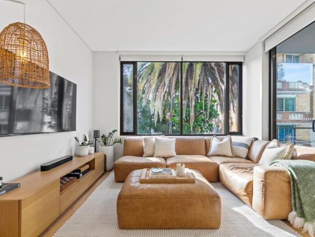 Contemporary Apartment With Parking In The Heart Of Bondi Beach!