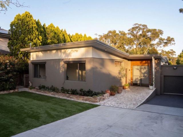 Contemporary Architectural Gem with Seamless Indoor Outdoor Living