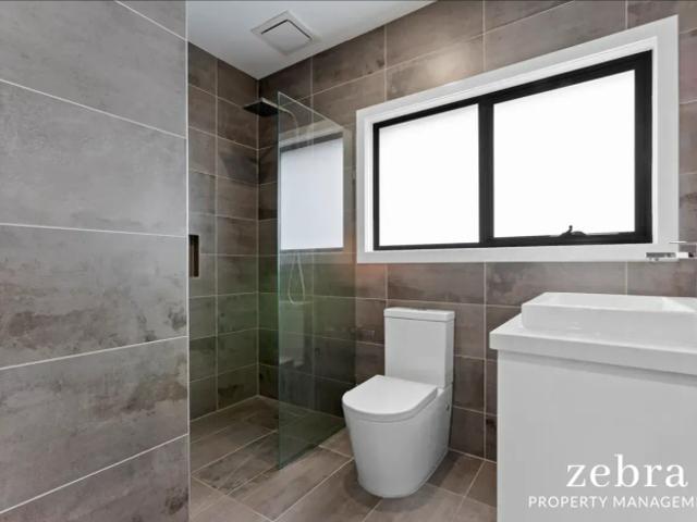 Contemporary Bayside Living with Space, Style and Sophistication