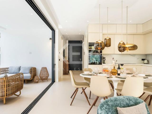 Contemporary beachside Villa with rooftop terrace, heated pool, and panoramic sea views close to Puerto Banús in Rio Verde, Marbella Golden Mile