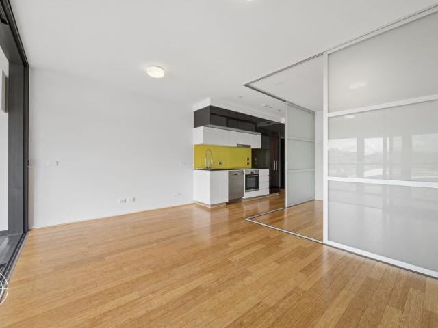 Contemporary Belconnen Living Close to Lake Ginninderra