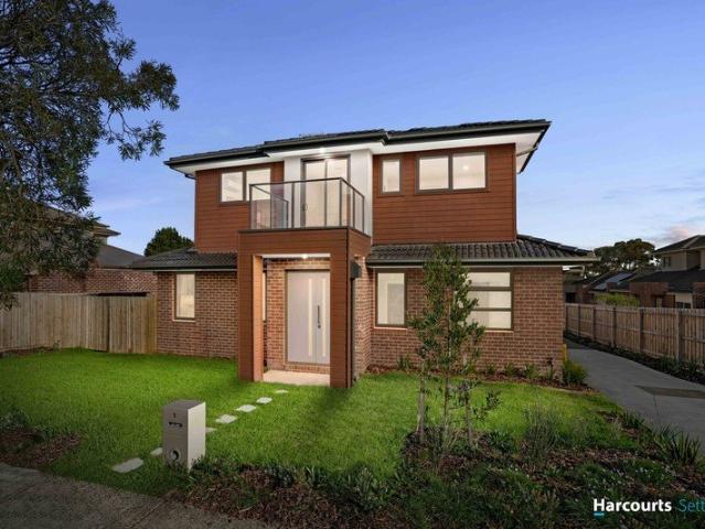 Contemporary Brand New Family Living in a Prime Ferntree Gully Location