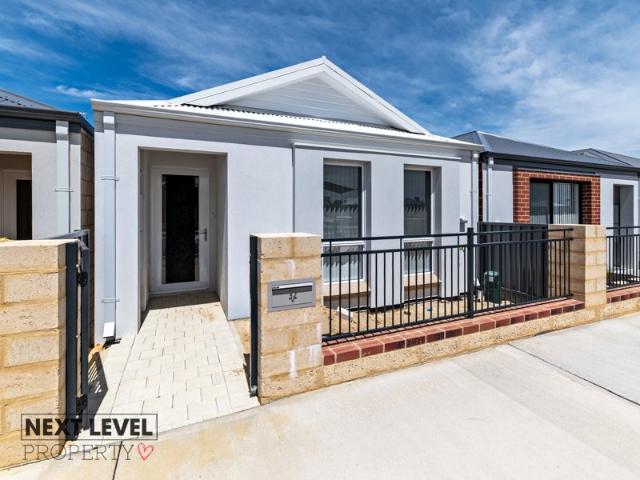Contemporary Brand New Home!
