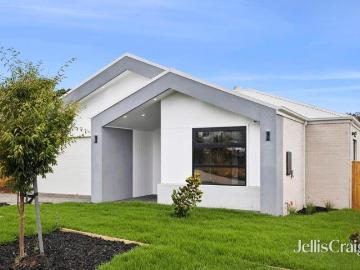 Contemporary brilliance with impressive scale and sophisticated detail