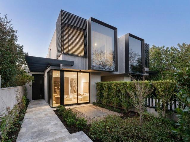 Contemporary Brilliance, Enduring Elegance