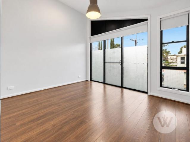Contemporary Brompton Townhouse – City Fringe Living at Its Best