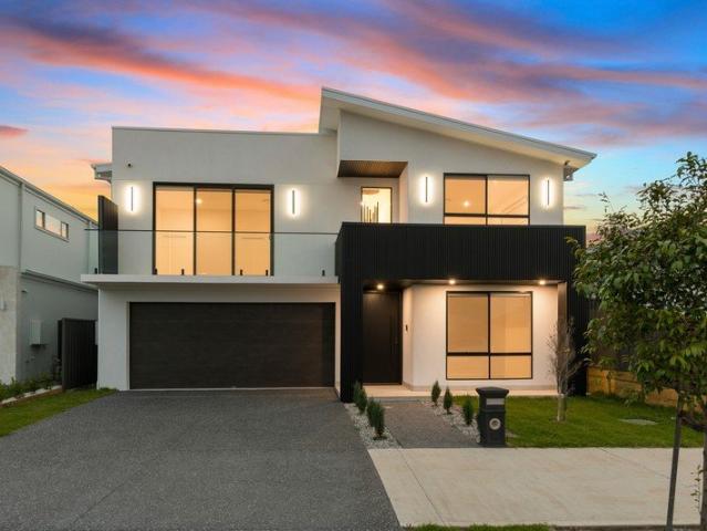 Contemporary Glamour & Custom Built Luxury in Forest Reach