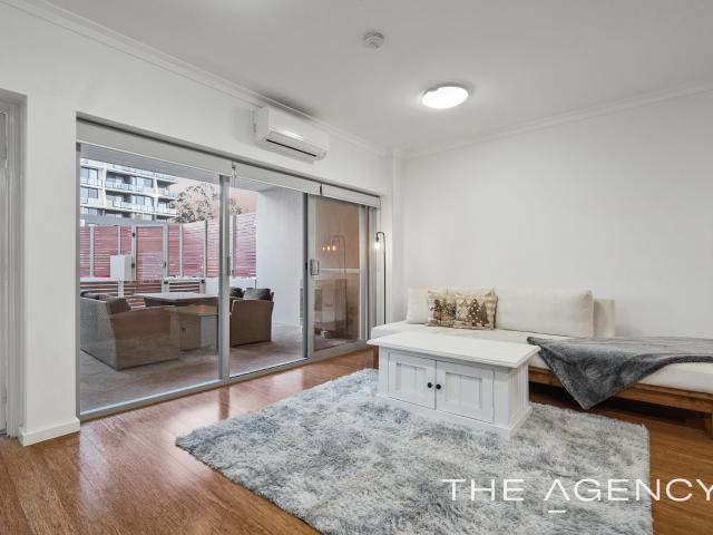 Contemporary Ground Floor Apartment in Prime Location!