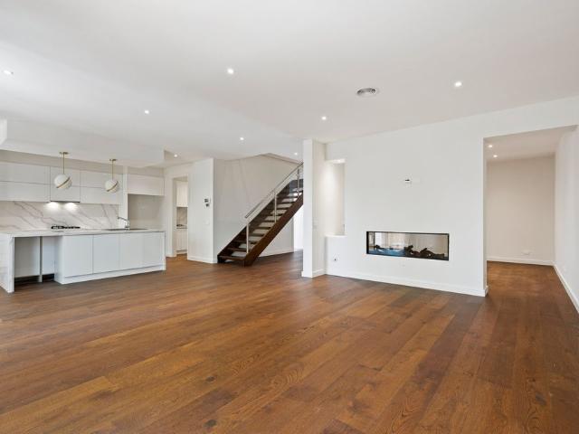 Contemporary Design Masterpiece: Spacious Modern Family Home with Premium Finishes and Luxurious Features