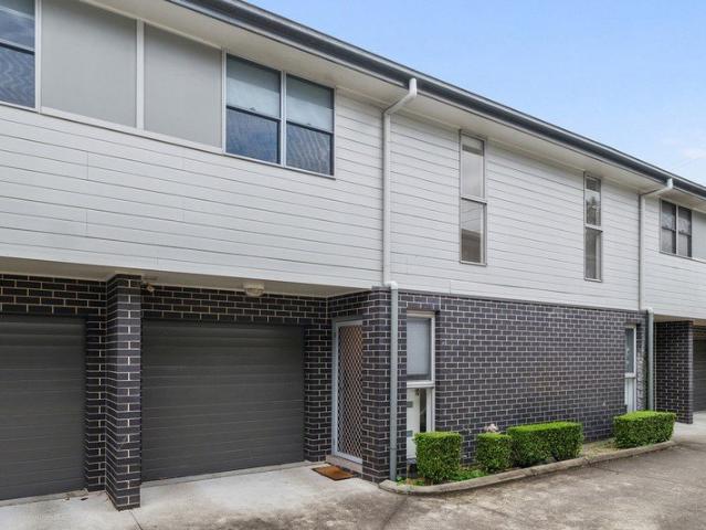 Contemporary Designed in a Super Convenient Location