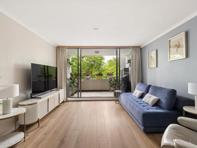 Contemporary dual level apartment with leafy outlooks. 6 month lease