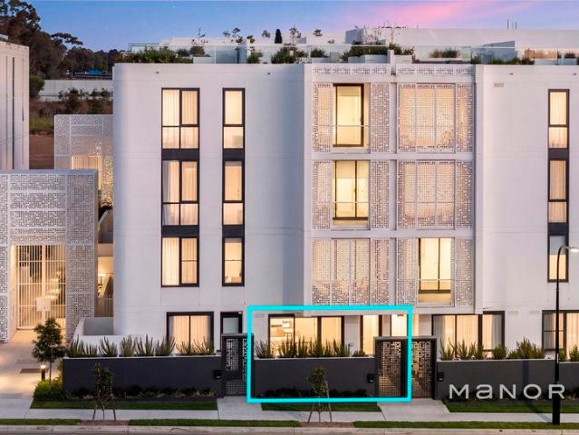 Contemporary Dual Level Living in the Heart of Rouse Hill