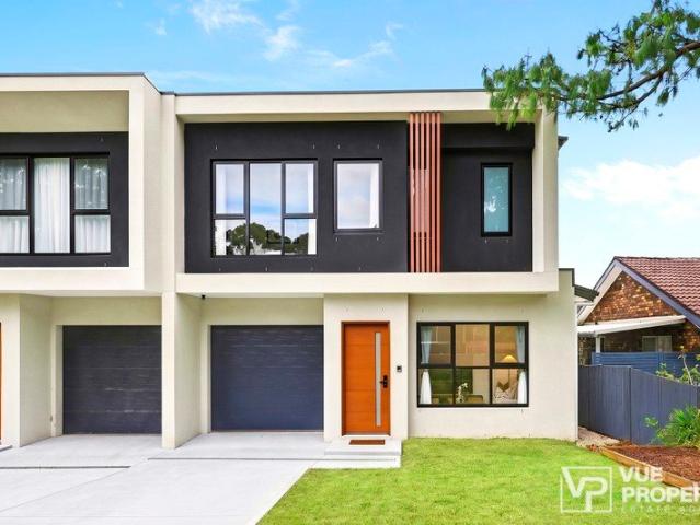 Contemporary Duplex Offering Exceptional Design & Space in an Enviable Location