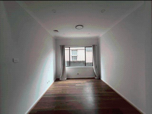 Contemporary Duplex Family Living in a Prime location
