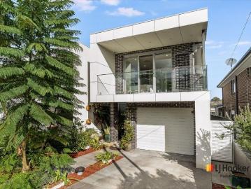 Contemporary Duplex Living with Exceptional Entertaining