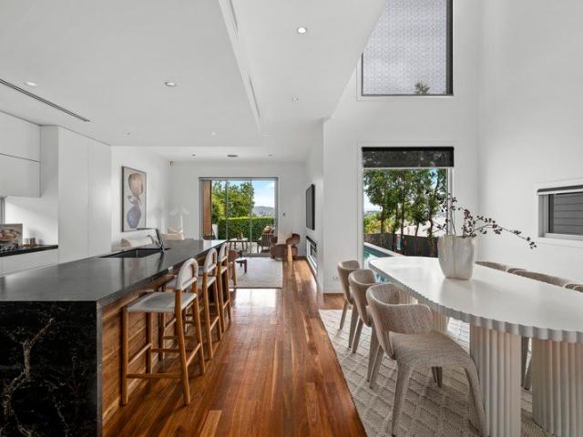 Contemporary Entertainer with Elevated Hamilton Outlooks