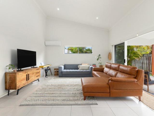 Contemporary easy care living in peaceful Ferngrove Estate