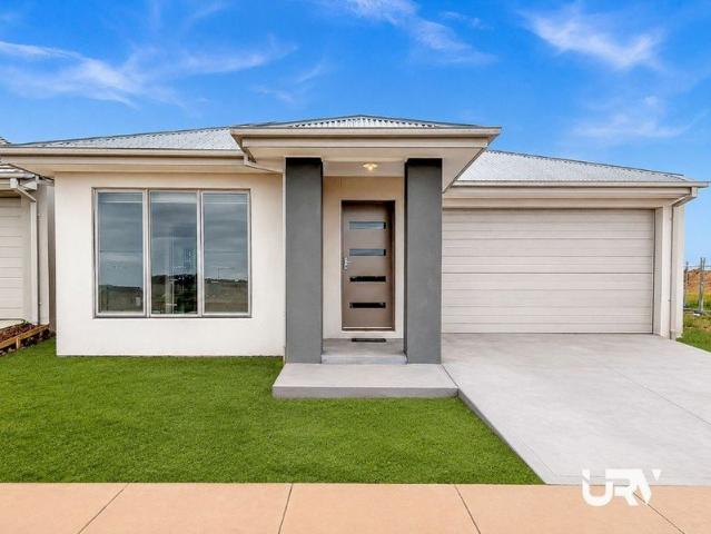 CONTEMPORARY ELEGANCE & EFFORTLESS FAMILY LIVING IN MICKLEHAM