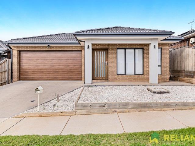 Contemporary Elegance in a Thriving Maddingley Locale