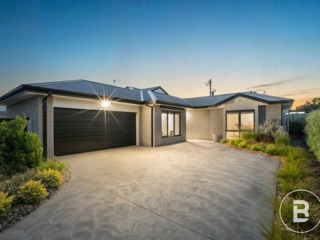 CONTEMPORARY ELEGANCE IN PEACEFUL COURT LOCATION