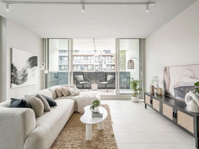 Contemporary Elegance in the Heart of Fairfield No.71 Station Street