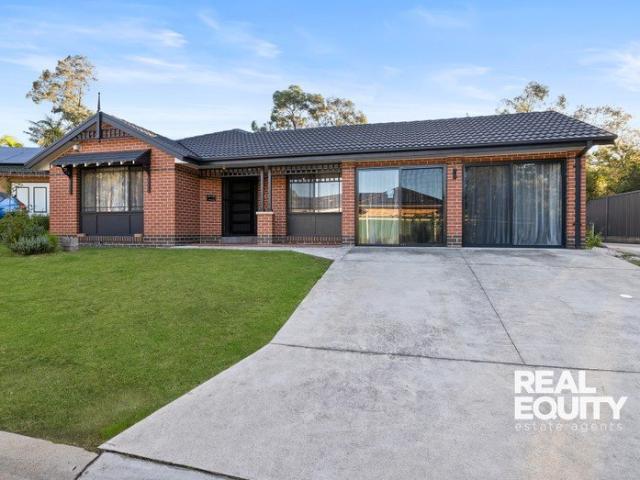 Contemporary Elegance Meets Exceptional Entertaining & Versatility