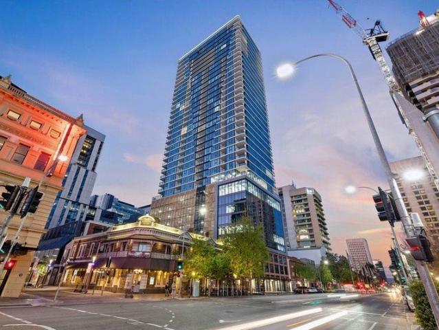 Contemporary Elegance with Unmatched City Convenience and Stunning Skyline Outlooks