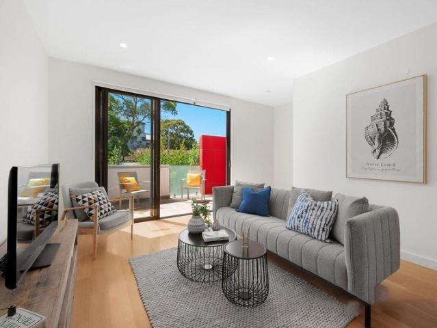 Contemporary Excellence, Moments from Box Hill Central