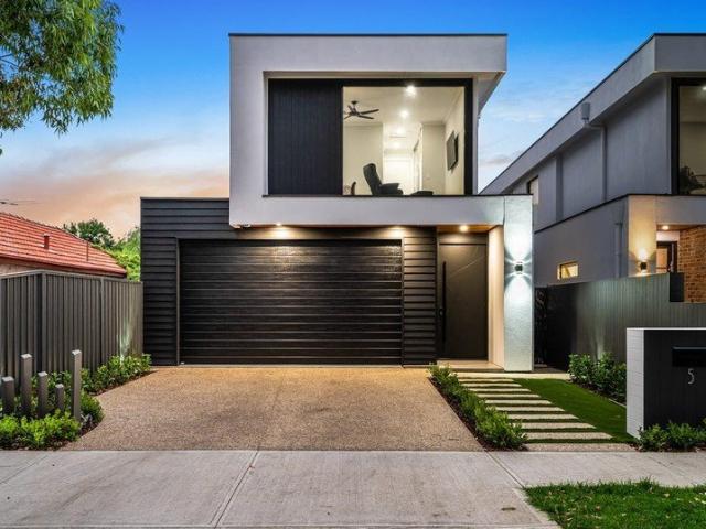 Contemporary Executive Living in the Heart of Lockleys