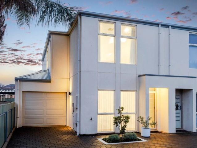 Contemporary Family Excellence in a Blue Chip City Fringe Location