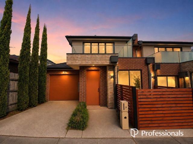 Contemporary Family Excellence in the Coveted Glen Waverley Secondary College Zone