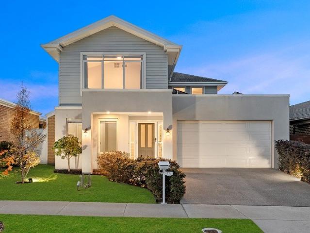 Contemporary Family Excellence with Downstairs Bedroom & Full Bathroom. !