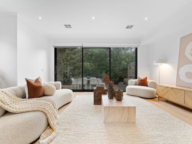Contemporary Family Ease in Hampton East